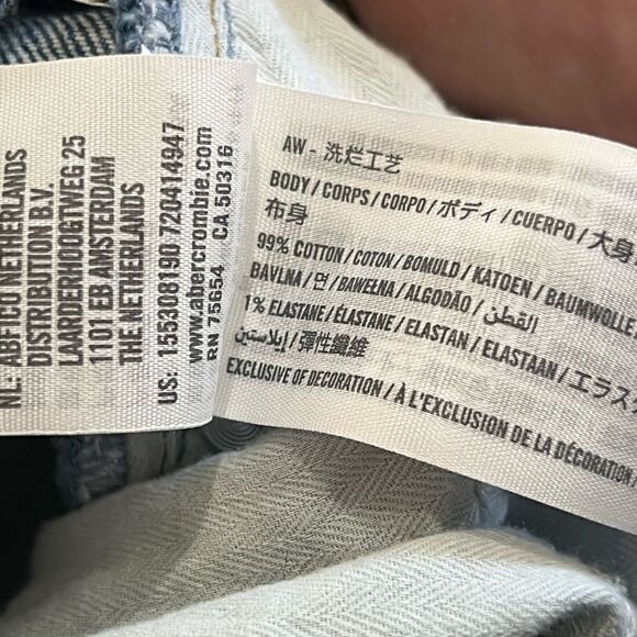 Abercrombie and Fitch Curve Love High Rise Mom Jeans Women’s 27/4 - Picture 3 of 4